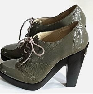 Michael Kors Olive Patent Leather Brogue Oxford Platform Heels - Size 7